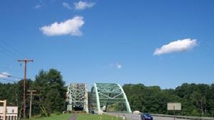 The old and new Chesterfield arch bridges